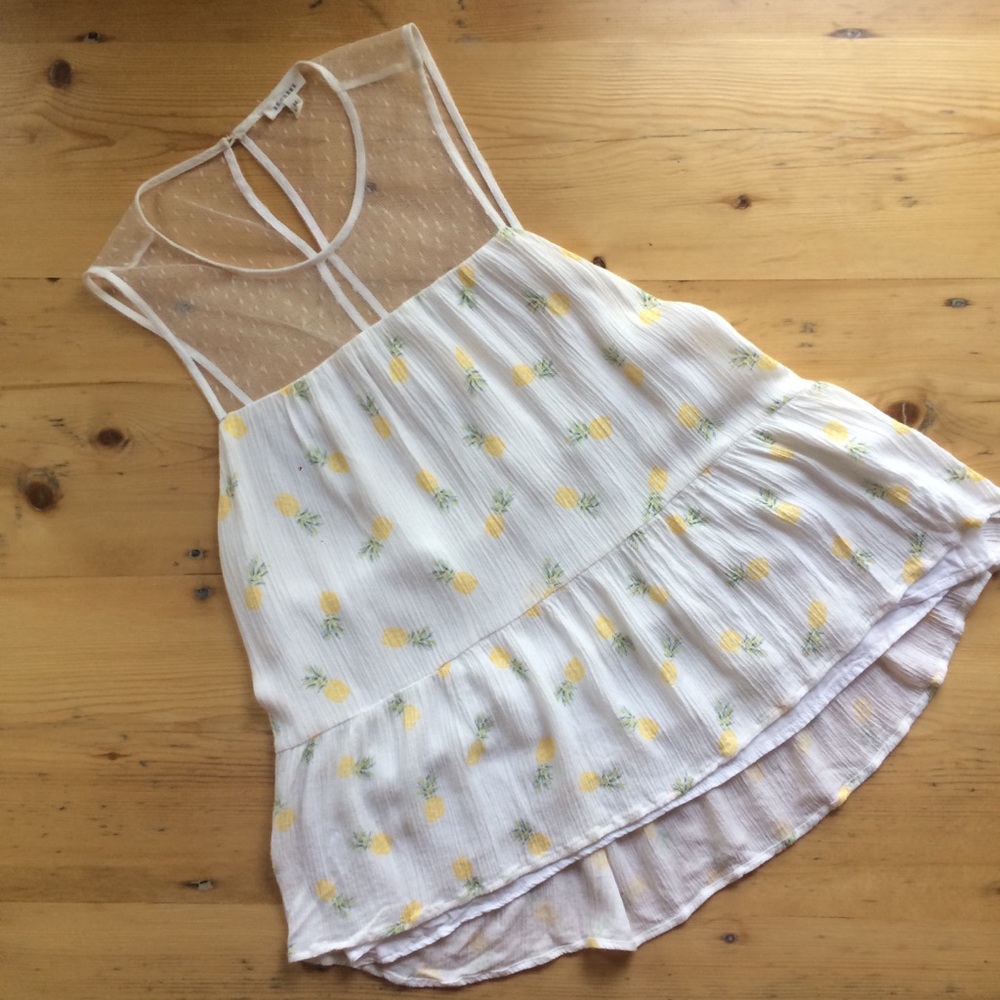 En Creme M white yellow pineapple racer back mesh yoke gauze top